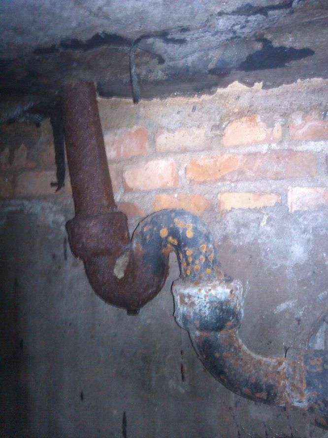 装修攻略 学装修 房屋装修 卫生间装修 正文     原来的下水管改造
