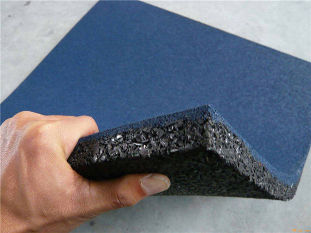 橡胶地板施工工艺 橡胶地板多少钱一平米