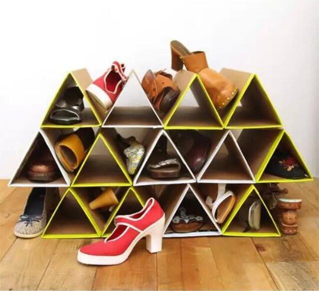 废纸箱做鞋架,鞋子多的朋友不愁啦,废纸箱做的鞋架既有创意又省