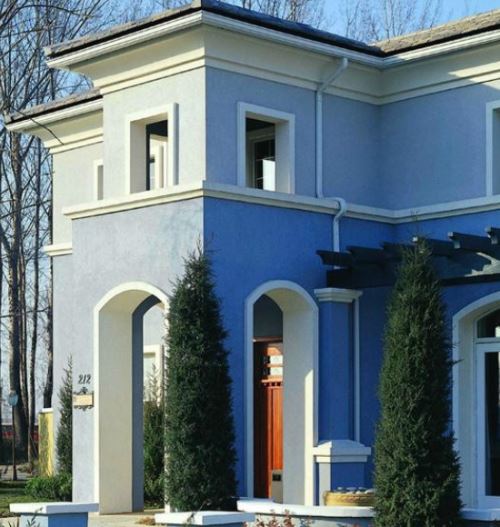 在别墅外墙风水学中代表着希望,犹如蓝天般纯净,整体通透的自然墙面