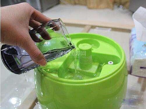 加湿器潜在的危害 加湿器怎么给孩子用