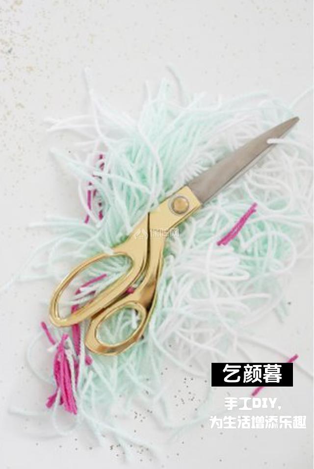 動(dòng)手diy毛線編織小飾品 簡單活潑又風(fēng)情!