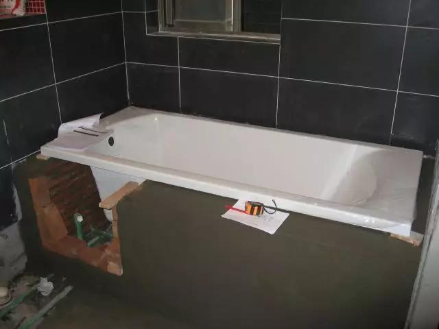 b,嵌入式浴缸的安装高度一般适宜的高度是600mm左右.