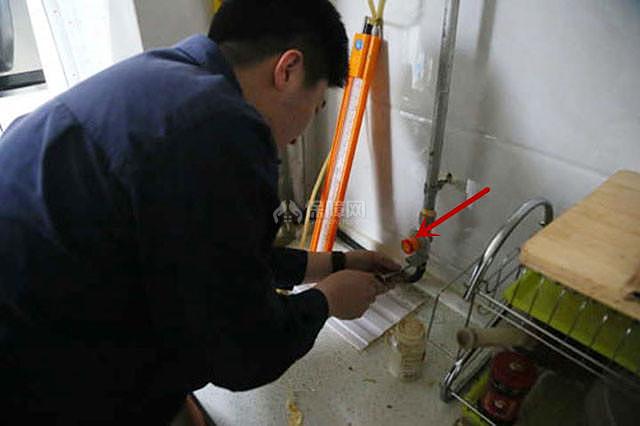 燃气表有一个红色按钮什么用 为什么被人家是关掉的