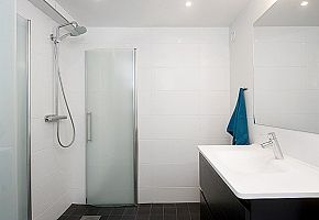 北欧简约风格淋浴房图片