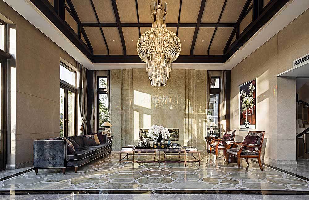 客厅古典欧式的金丝绒沙发图片