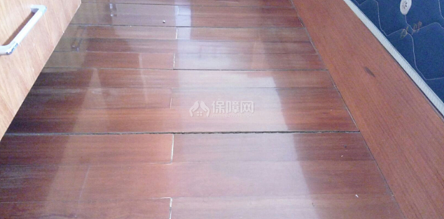地板开缝了,怎么办?