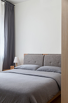 木质日式简约三居卧室大床效果图