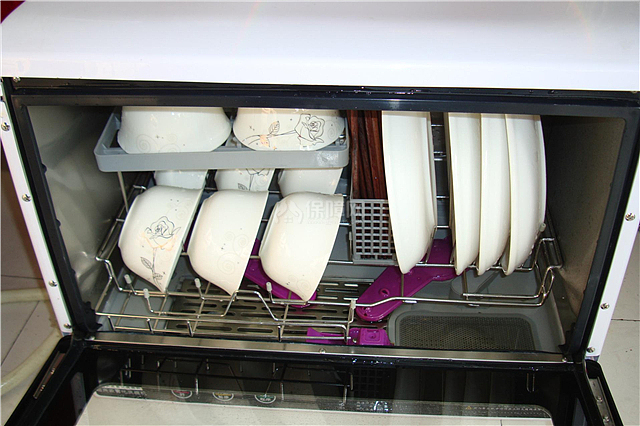 家用自动洗碗机好用吗 自动洗碗机怎么用
