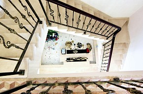 温馨色彩地中海别墅楼梯设计