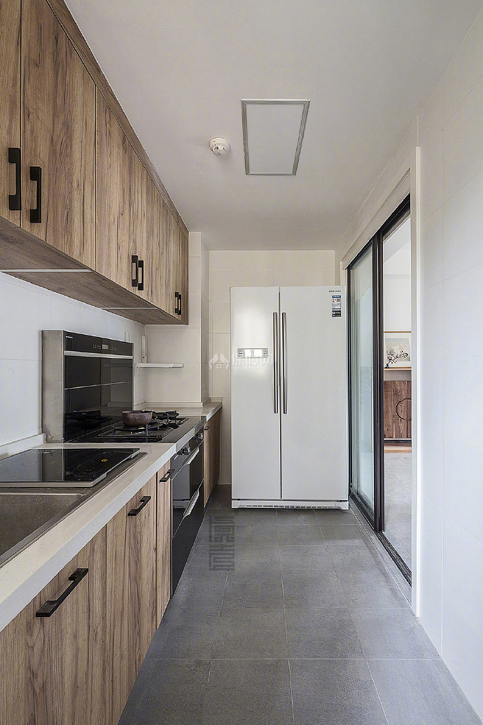 120㎡现代原木风三居之厨房橱柜设计效果图