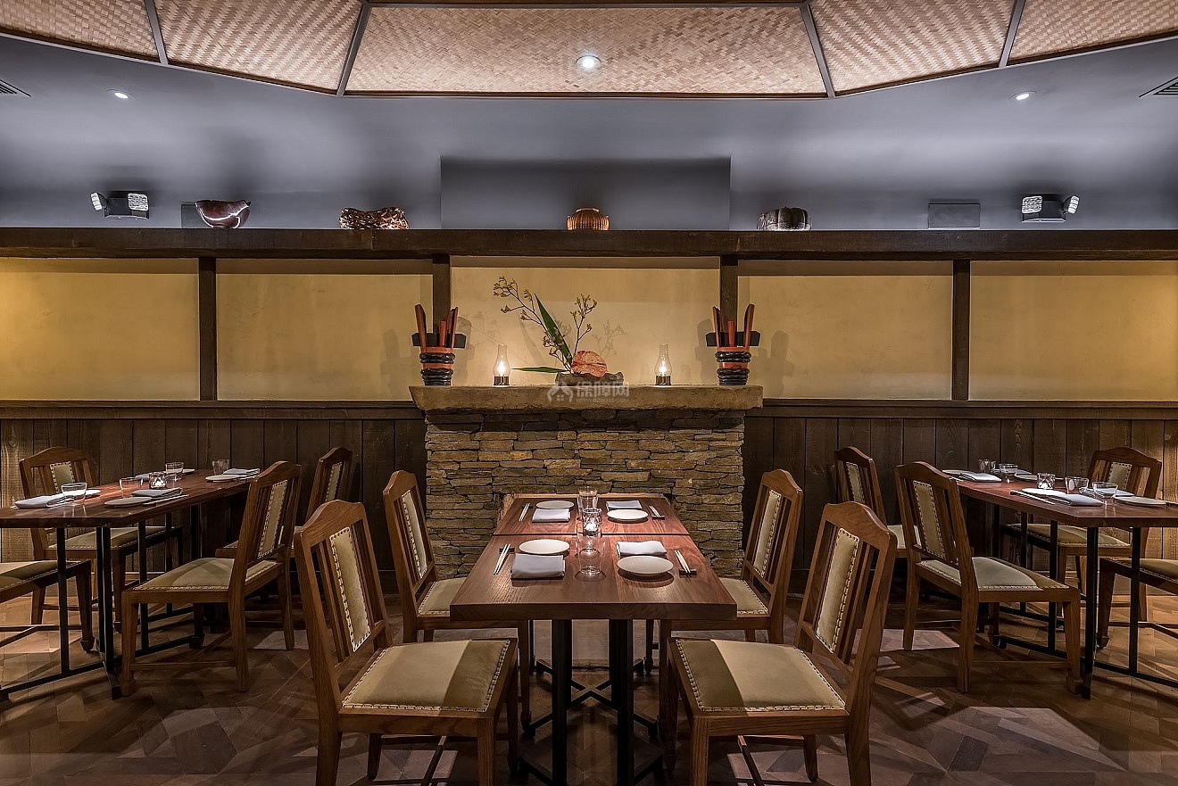 Chateau Hanare日式餐厅之大厅座位布置效果图