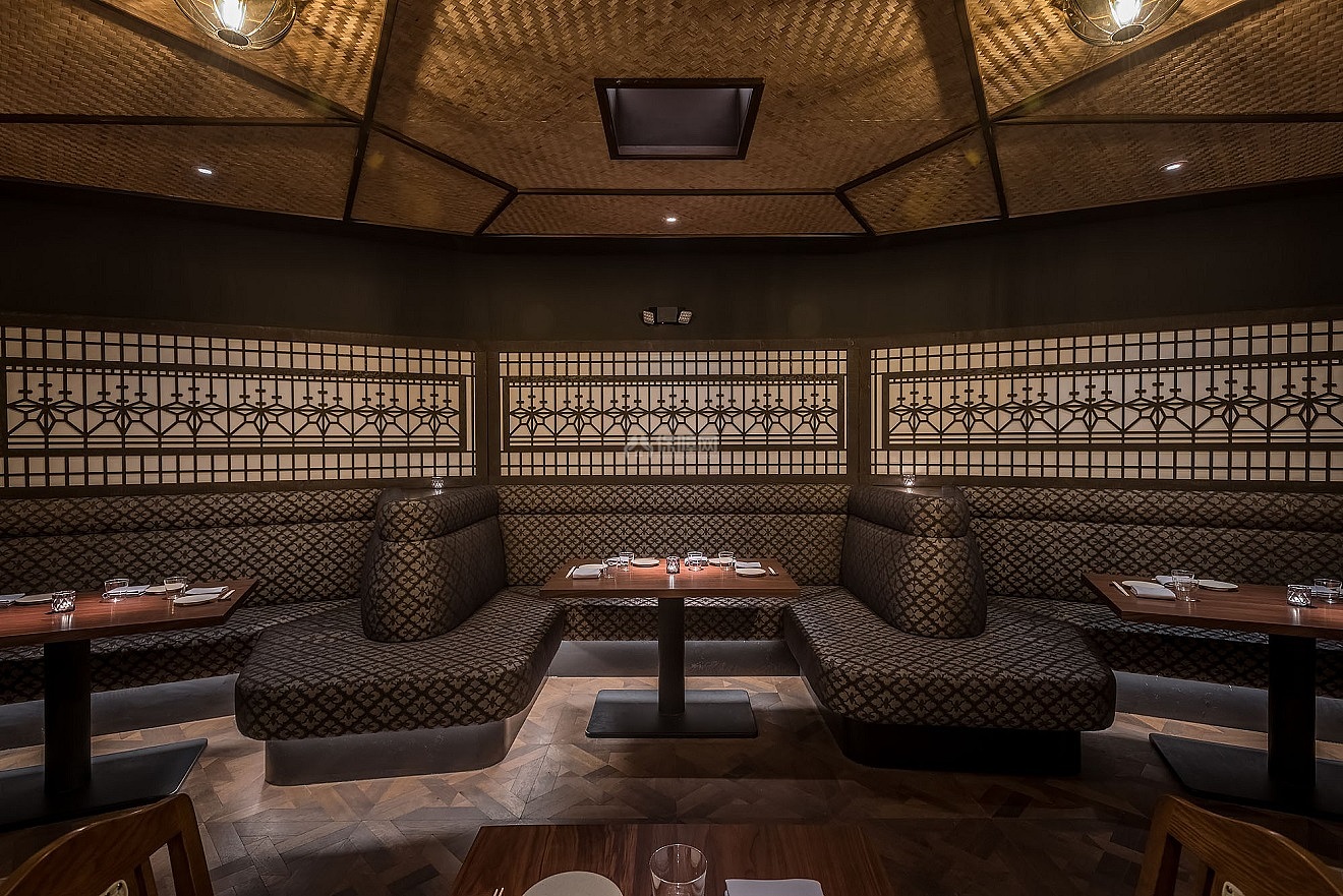 Chateau Hanare日式餐厅之长沙发设计效果图
