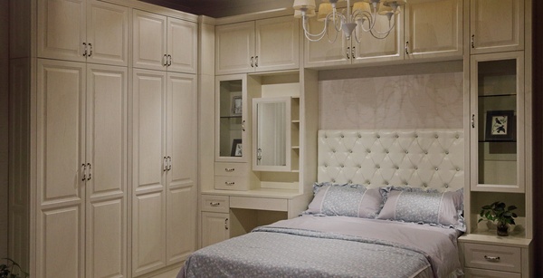 卧室装修哪种衣柜门比较好?木工师傅来告诉你如何选择