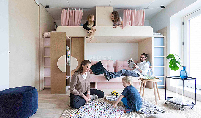 清新木质系亲子公寓之客厅沙发床布置效果图
