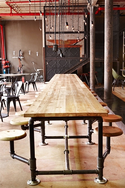 真相咖啡厅之长桌设计效果图