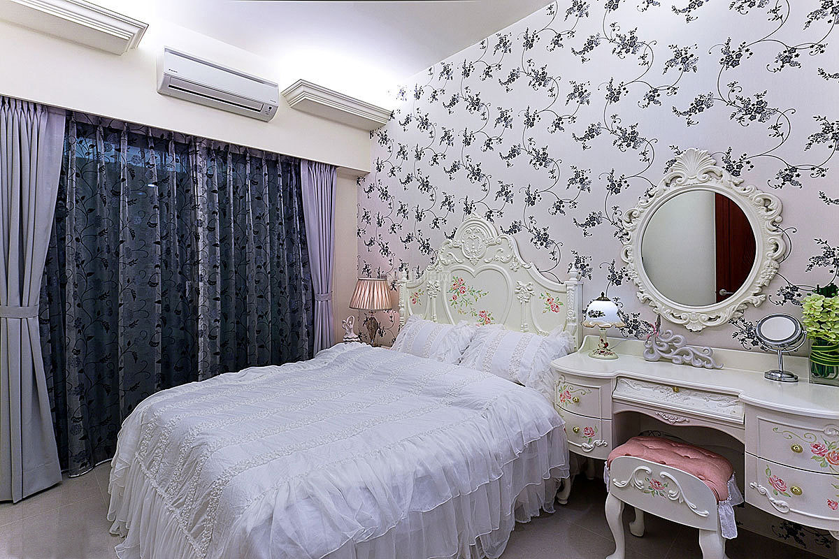 78平欧式风公寓之卧室墙面壁纸装饰效果图