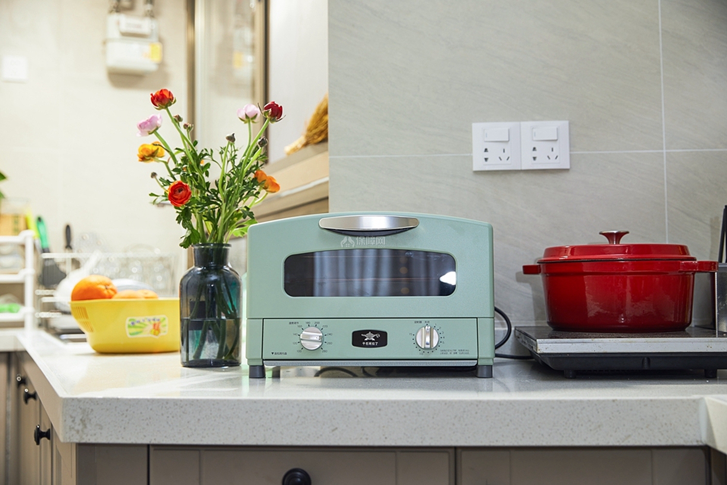 86平温馨现代两居之厨房电器摆放效果图