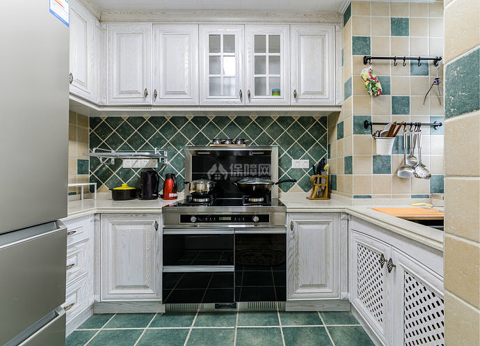 180平时尚美式风格四居之厨房装潢设计效果图