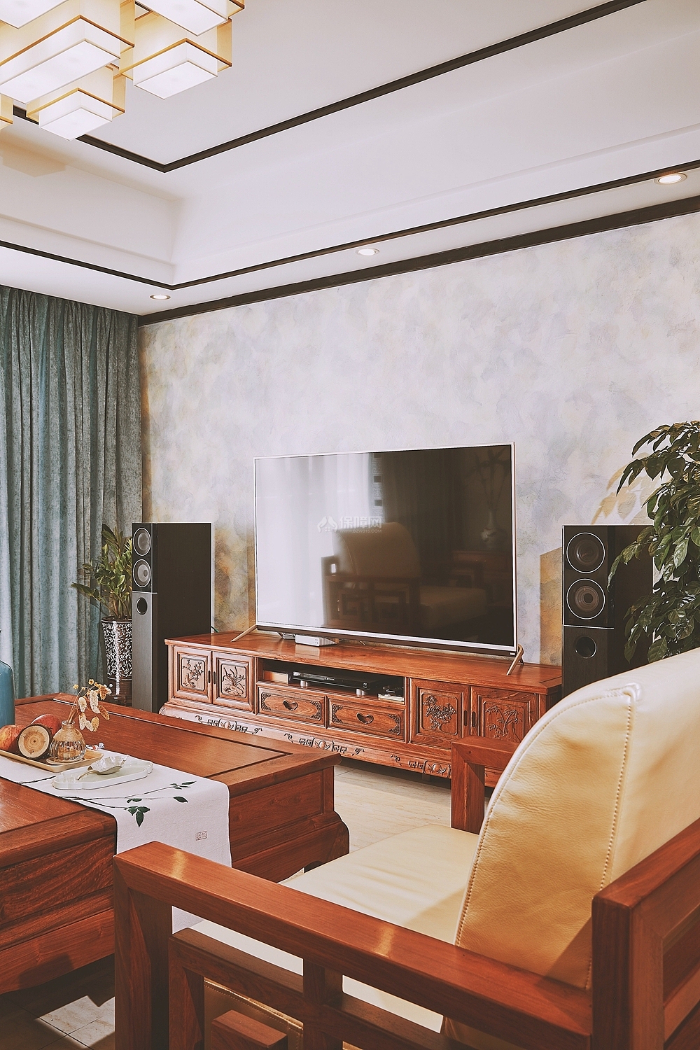 143平现代中式三居之客厅电视摆放效果图