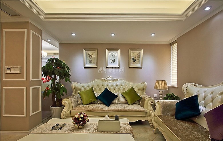 130平现代欧式三居之沙发背景墙装饰画效果图