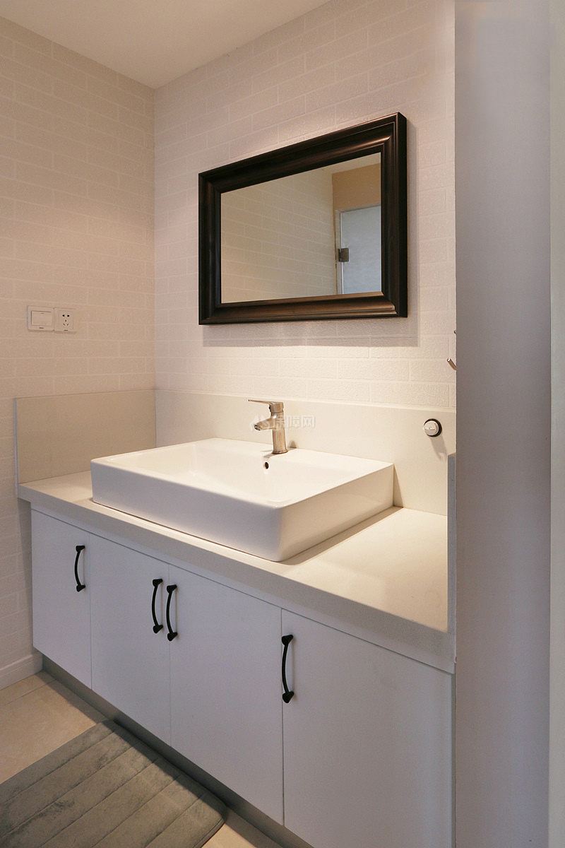 130平現代簡約三室之浴室柜設計效果圖