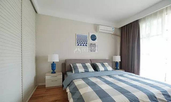 88平现代简约两居室之卧室床品布置效果图