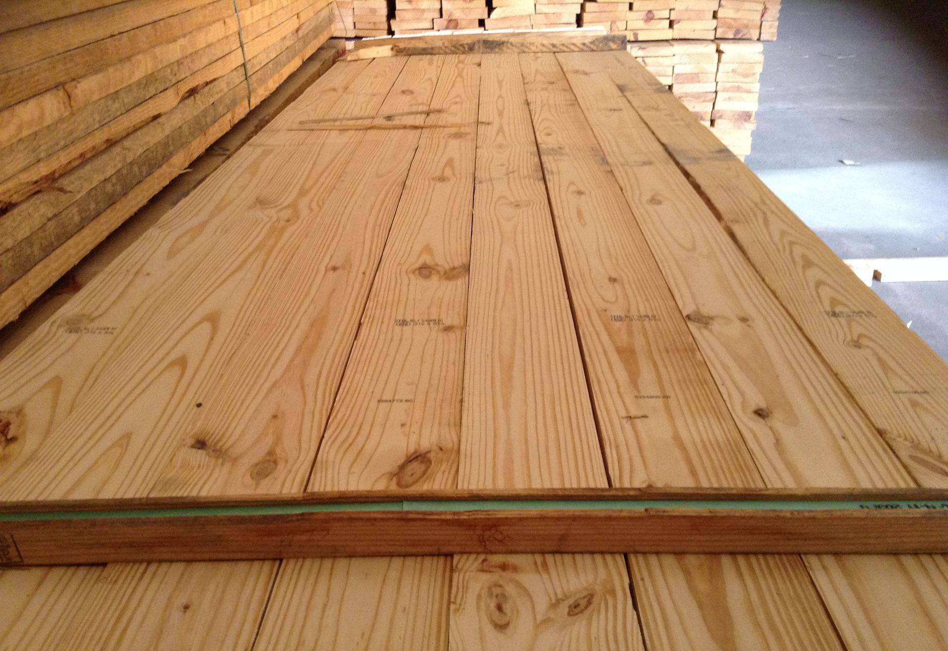 芬兰松直拼板材衣柜定制松木条松木板实木板材 原木工板床板厂家-阿里巴巴