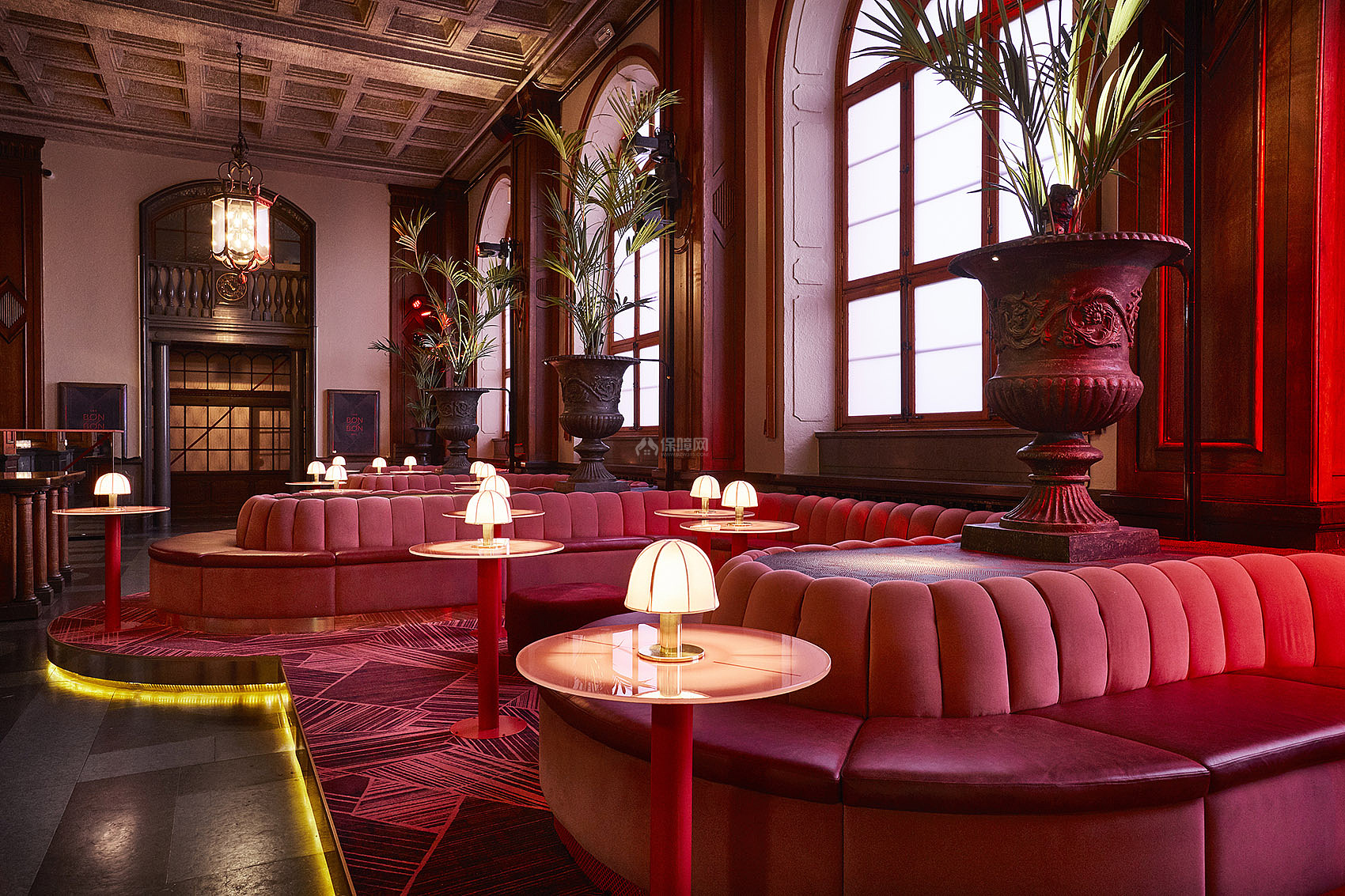 瑞典最酷酒吧 Bon Bon Bar之大厅装修布置效果图
