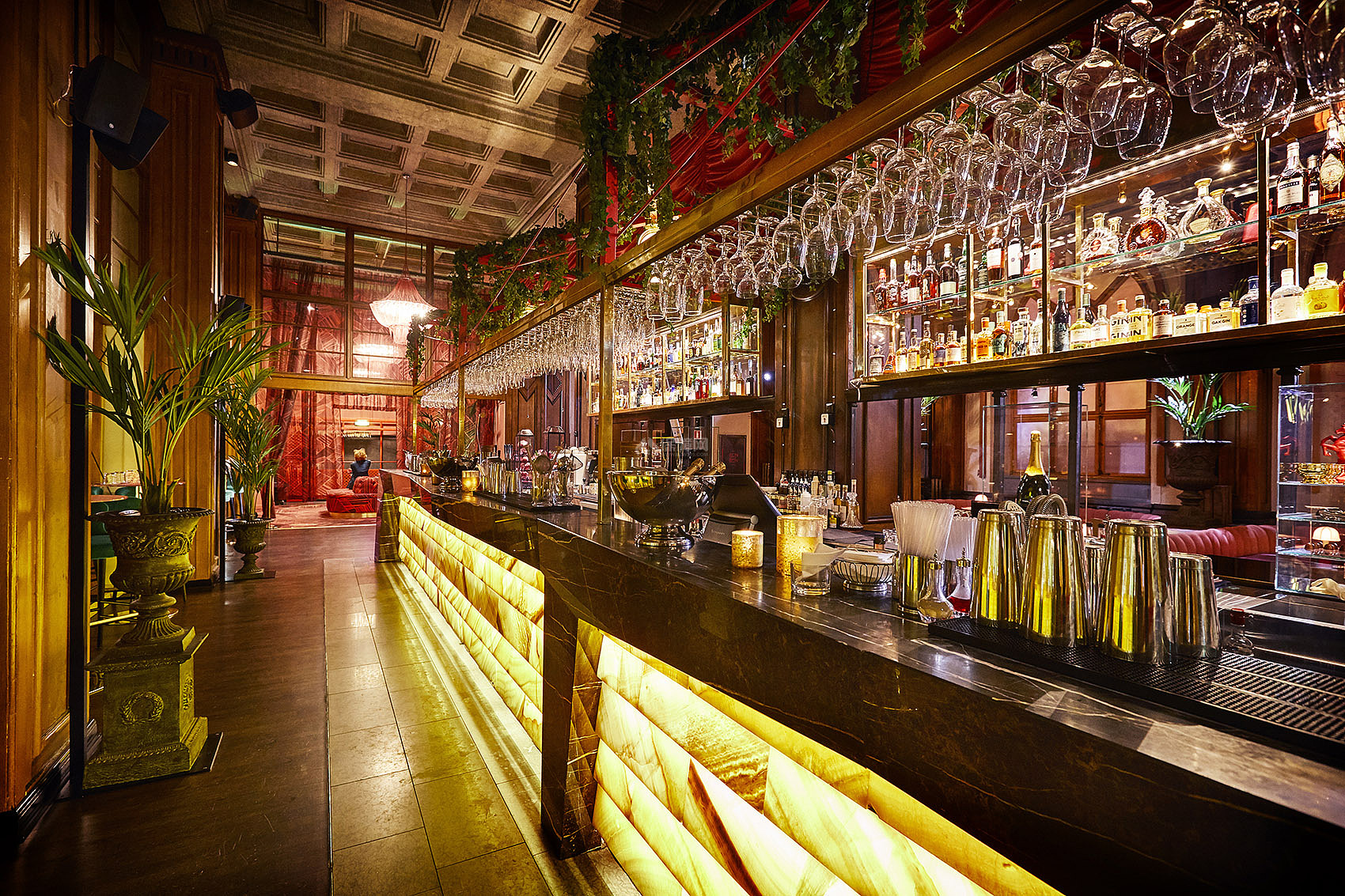 瑞典最酷酒吧 Bon Bon Bar之吧台设计效果图