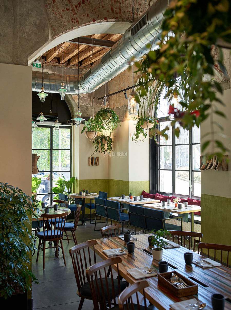 米兰索格林餐厅酒吧之绿植装饰效果图