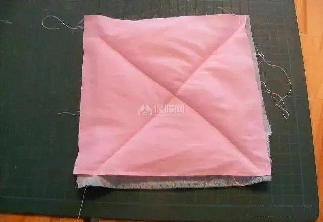 廢舊衣服再利用 通過(guò)巧手一改好用又好看
