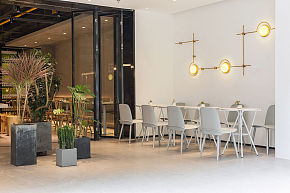 二十二象餐厅用餐处绿植装饰效果图