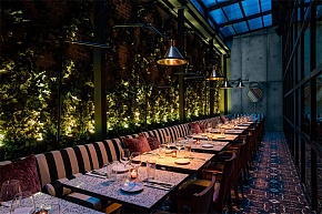 Moxy Chelsea hotel餐厅植物墙设计效果图