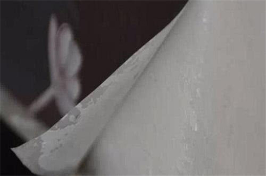 墙纸和墙布哪个好 墙布易贴耐磨又上档次