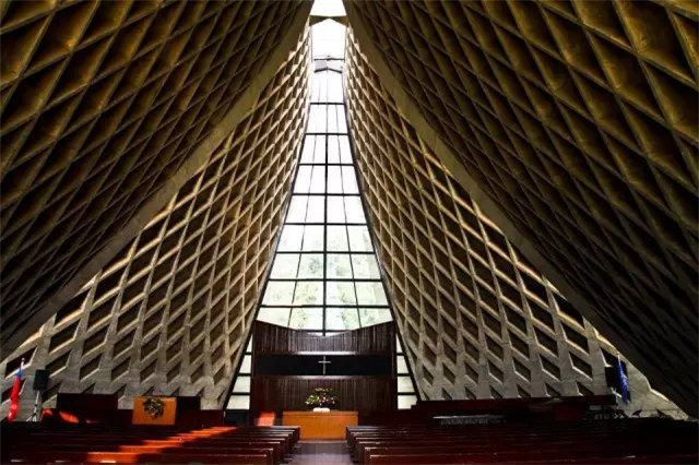 华裔建筑大师贝聿铭去世享年102岁 建筑设计作品享誉世界