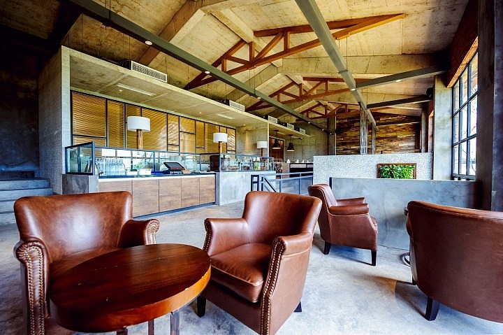 成都芒果树咖啡馆木质顶部设计