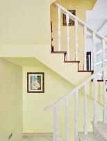 89平清新田园风格客厅楼梯设计