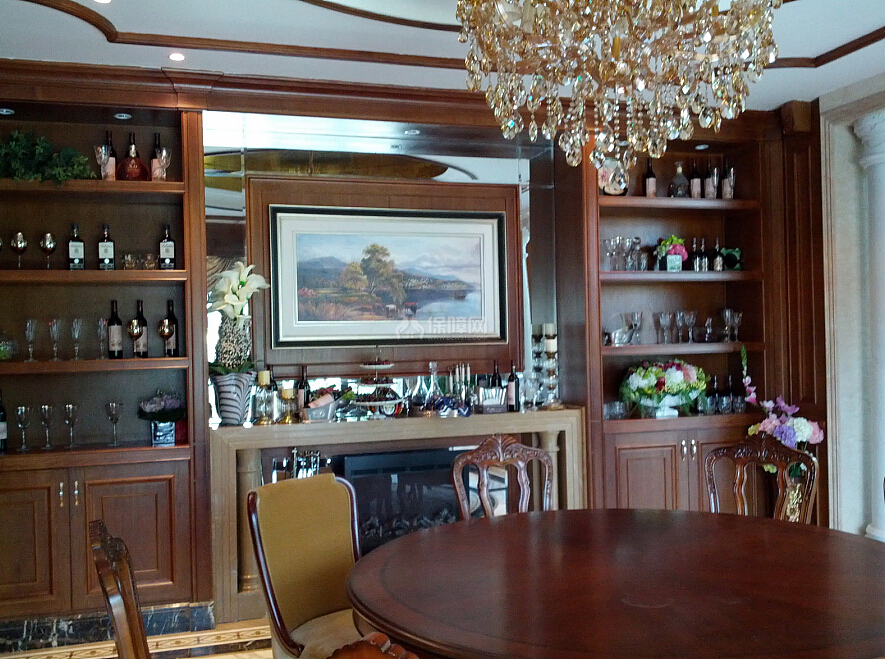 124平经典美式风格餐厅酒柜效果图