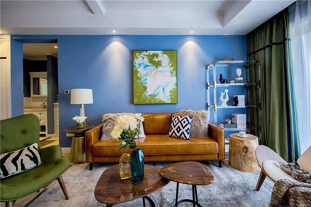 沙发背景墙选对装饰画,才能美了整个客厅空间!