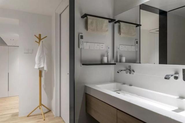 浴巾架安装高度及位置图片