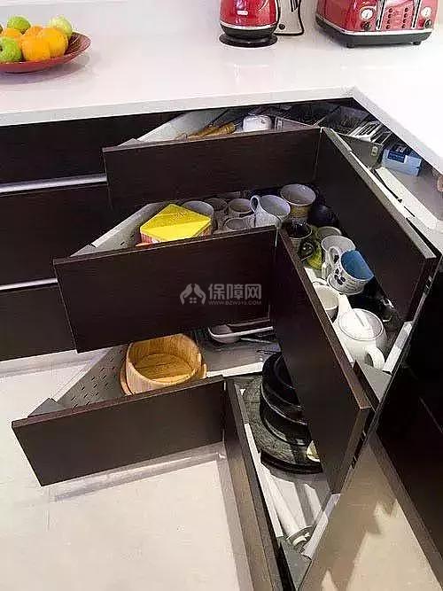 碗盘收纳