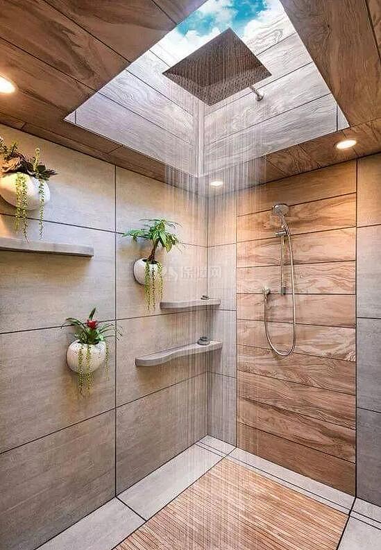 卫生间设计在室外露天沐浴别有一番滋味