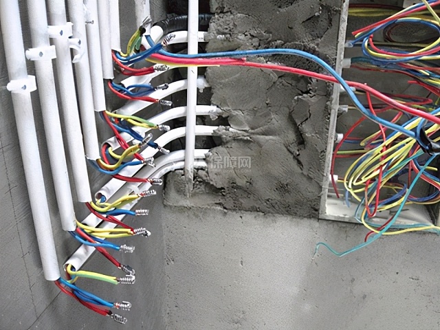 你家水电改造是怎么穿管的这么做穿线速度快又不死线