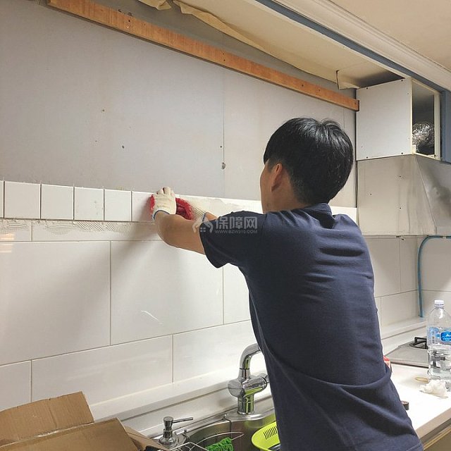 橱柜如何增加收纳空间 灶台加高10cm杂物摆放得整整齐齐