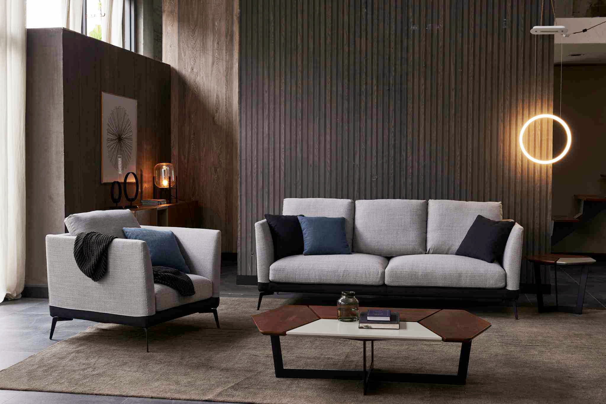 沙发不靠墙怎么设计 客厅这样布置多出一个功能区