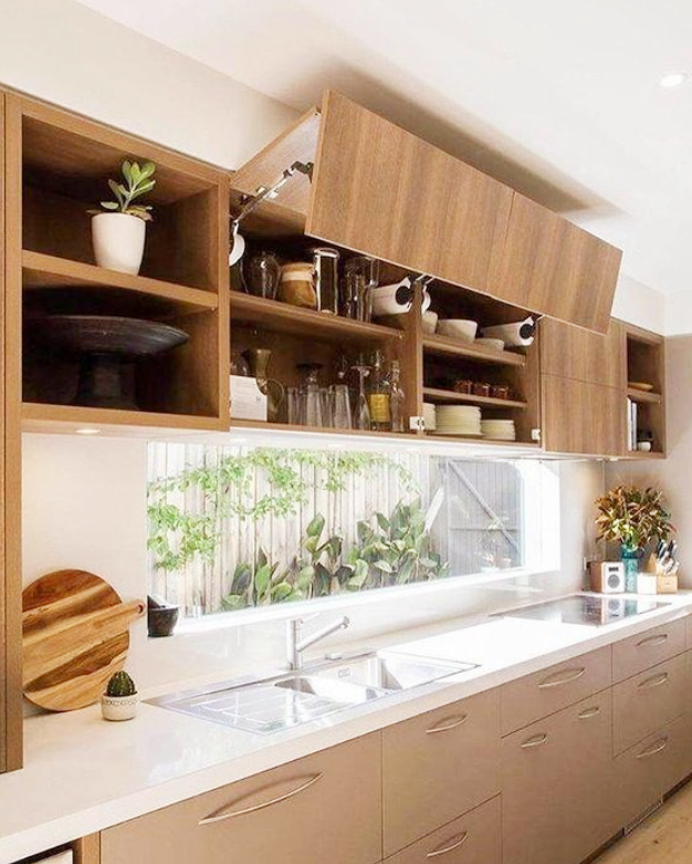厨房装修窗户的设计 顶部装吊柜利用好每一平方