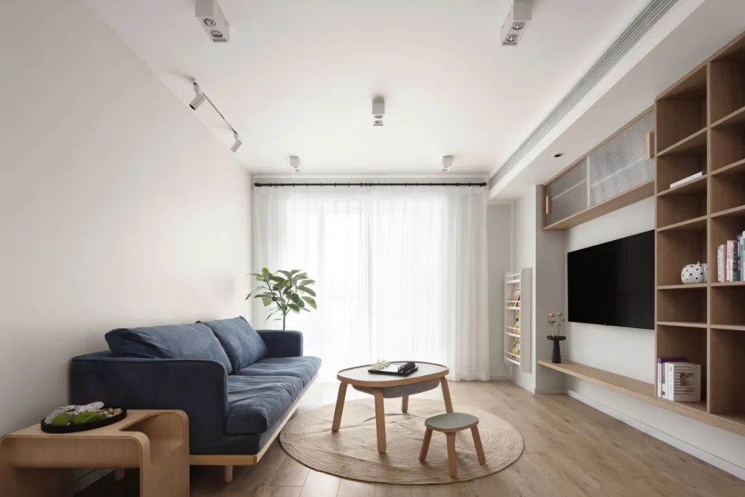 80平小户型三居室装修 白墙+原木+绿意舒适度满分!