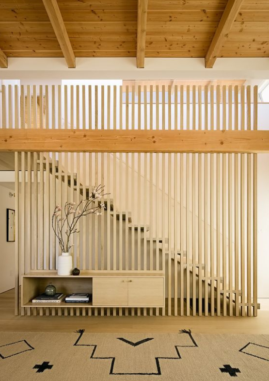 楼梯扶手的材料选择 木栅栏木质舒适自然!