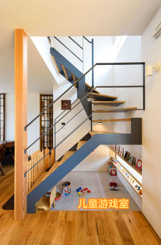 楼梯下的空间如何利用 下沉20cm做功能区更舒适?